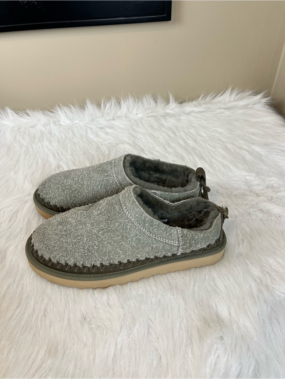 Ugg Micro Biarritz  Cozy sided Slip-On Shoes in Light Gray 11 - Picture 11 of 11